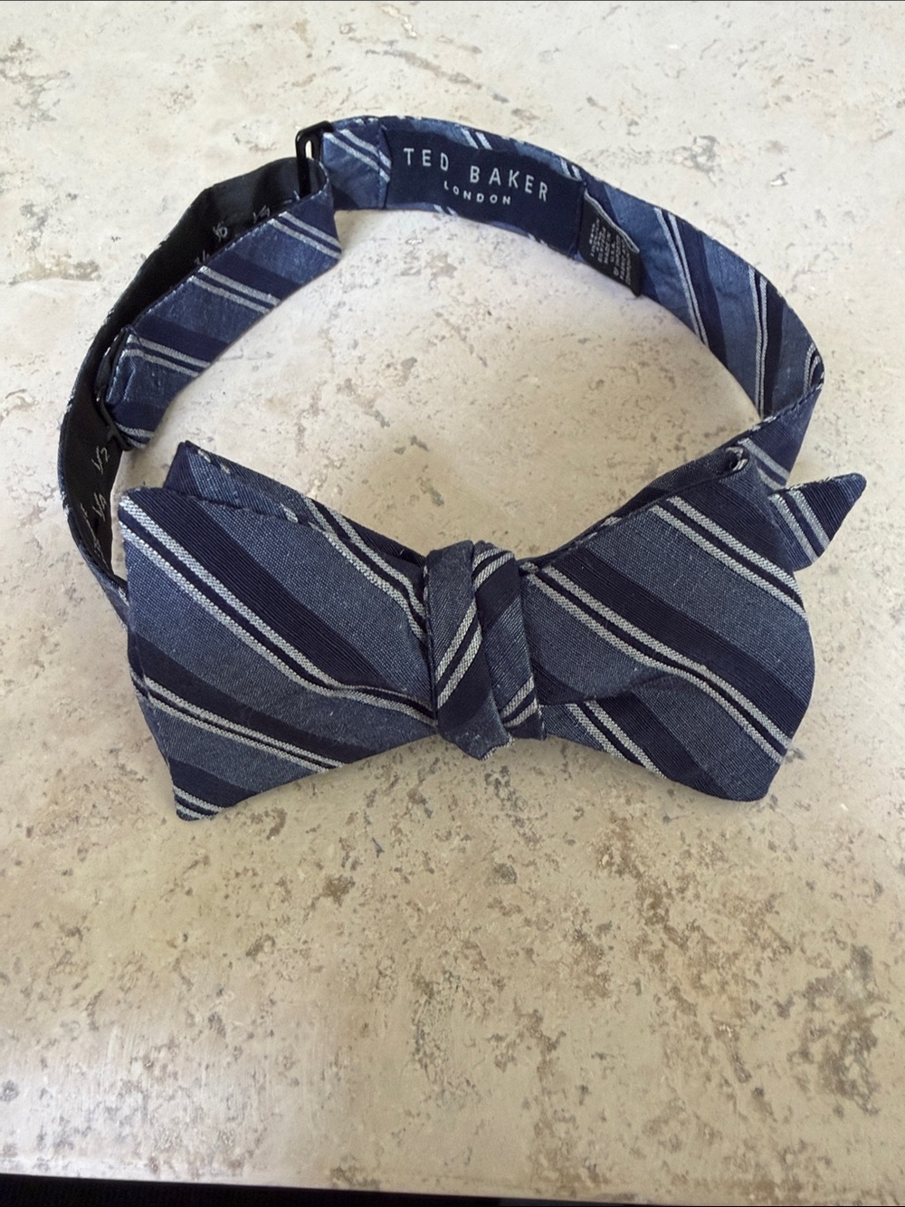 EUC TED BAKER LONDON Navy Blue and Silver White Linen Silk Adjustable Bow Tie